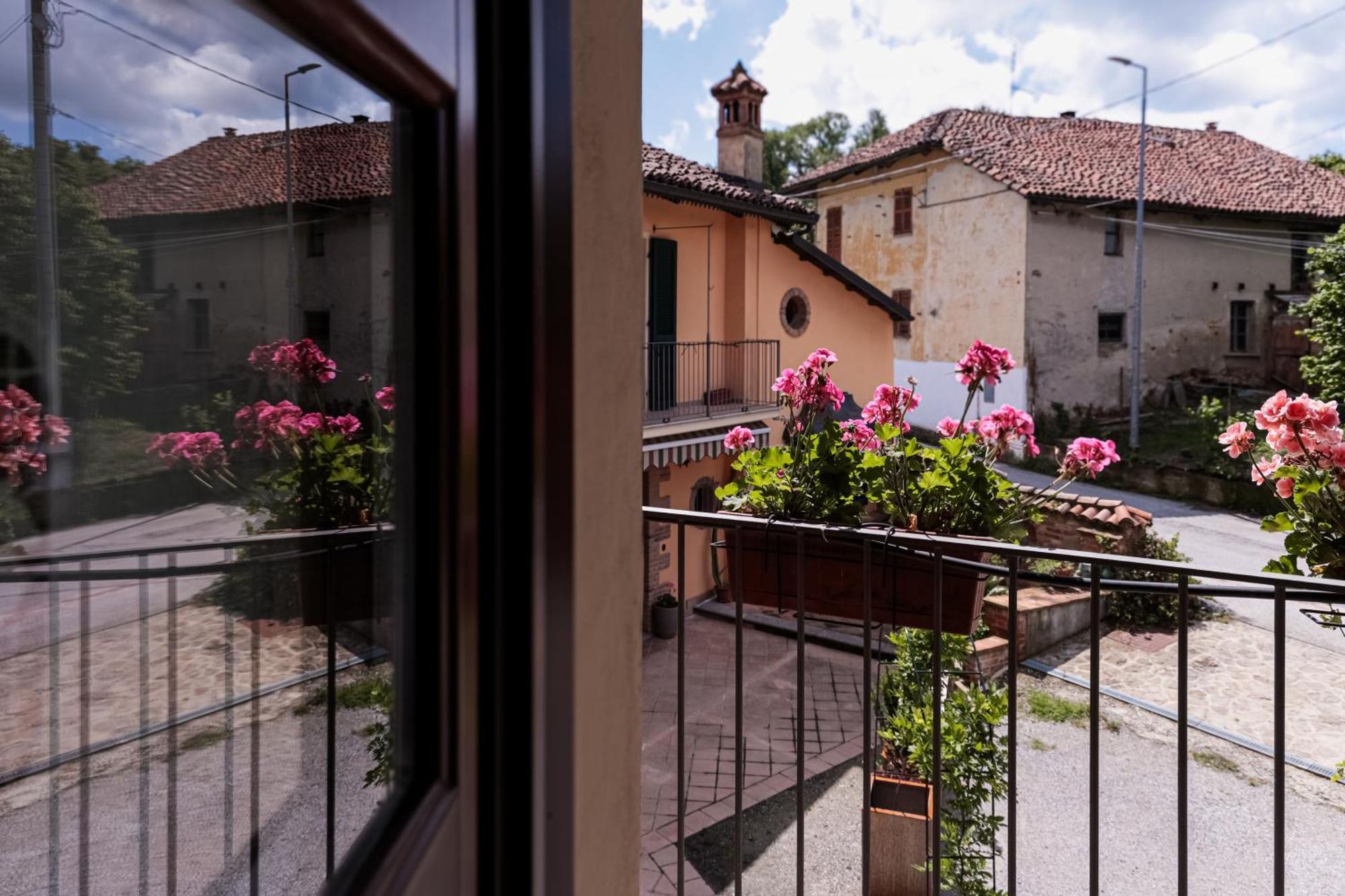 La Cantinella Country House La Morra Exterior photo